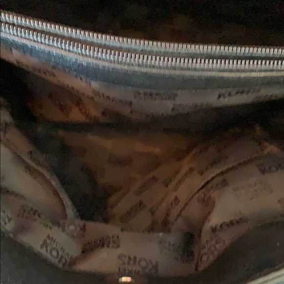 Michael kors purse - Picture 4 of 6